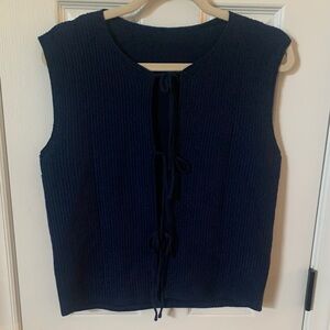 Women’s Navy Blue Small Trendy V- Neck Vest w/3 Ties in Front Unbranded